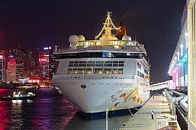 类《8号出口》游戏《女优! 离不开那个泳池了！》即将在4月推出